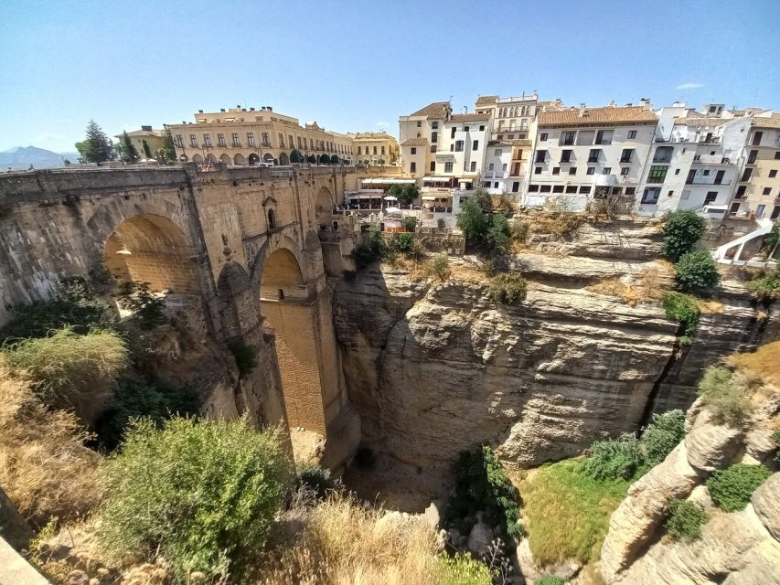 Ronda & Setenil de las Bodegas - SemiPrivate - A Rock-Cut Day in Setenil and a City of Cliffs in Ronda