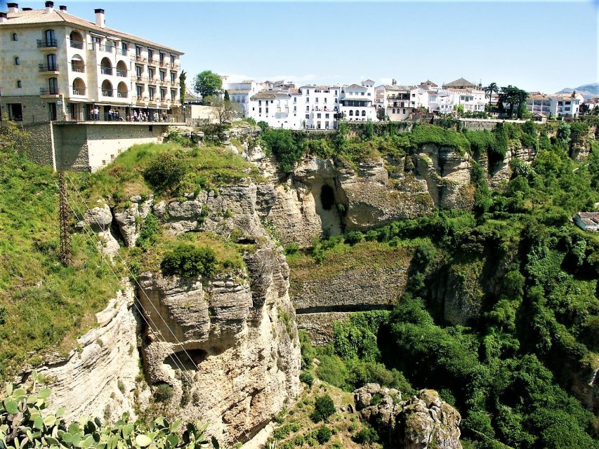Ronda: Sightseeing Walking Tour - Colle giate Church: A Reality Check on Ronda’s Mix