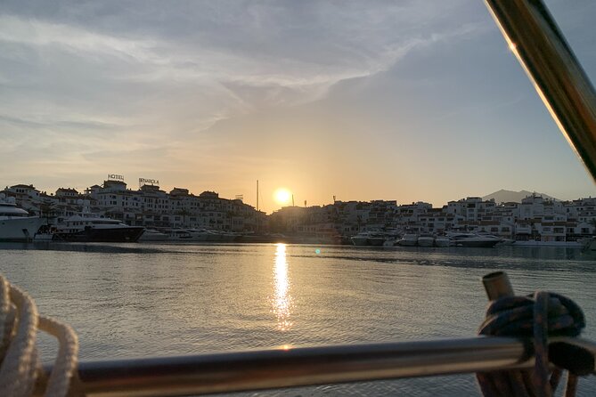 Sailing Adventure: Sailing, Dolphins and Relaxation with Drinks - A 2-hour dolphin hunt out of Marbella (with real sea time)