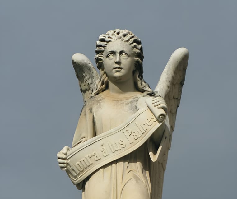 San Miguel Cemetery Tour of Malaga - Price and value: why $17 can feel like a bargain here