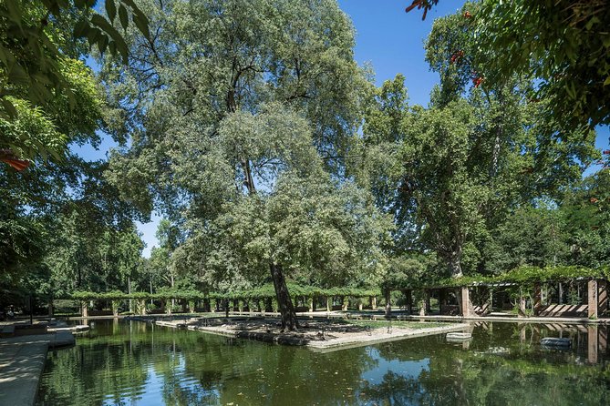 Seville Full Day Trip with Cathedral from Malaga - Torre del Oro and Jardines de Murillo, Quick Stops With Worth-Noting Context