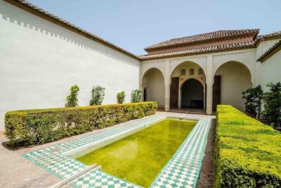 Skip the Line: Private Alcazaba & Gibralfaro with Nasrid Palaces