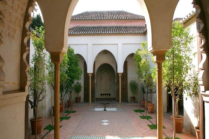 Skip the Line: Private Alcazaba & Gibralfaro with Nasrid Palaces - Walking, timing, and what to wear on cobblestones and towers