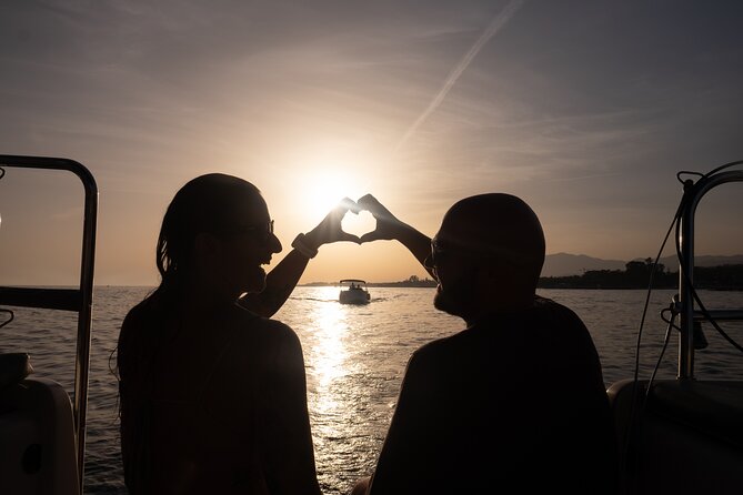 Sunset Sailing along the Marbella coast from Puerto Banus - Drinks, Snacks, and Blankets: Comfort Without the Fuss
