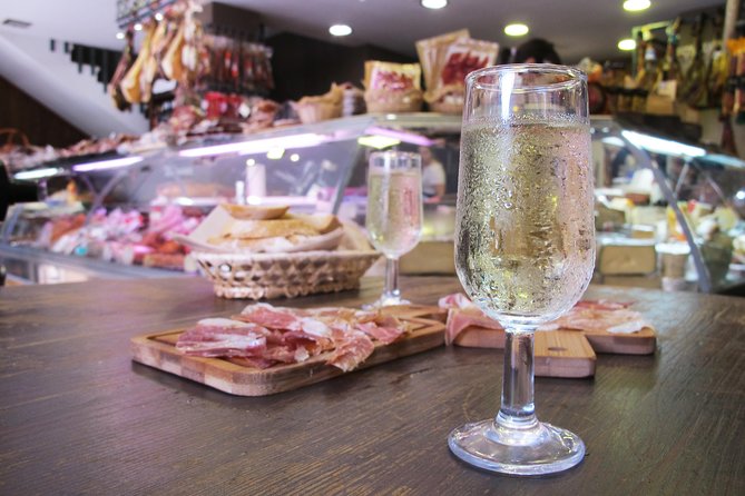 Taste of Malaga Tour : Tapas, History and Local Customs - Old Town Málaga classics: tapas with wine and clear menu support