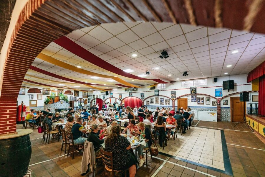 Torremolinos: Flamenco Show with Dinner and Drinks - Getting Oriented: Meeting Point at Barbacoa La Cañada