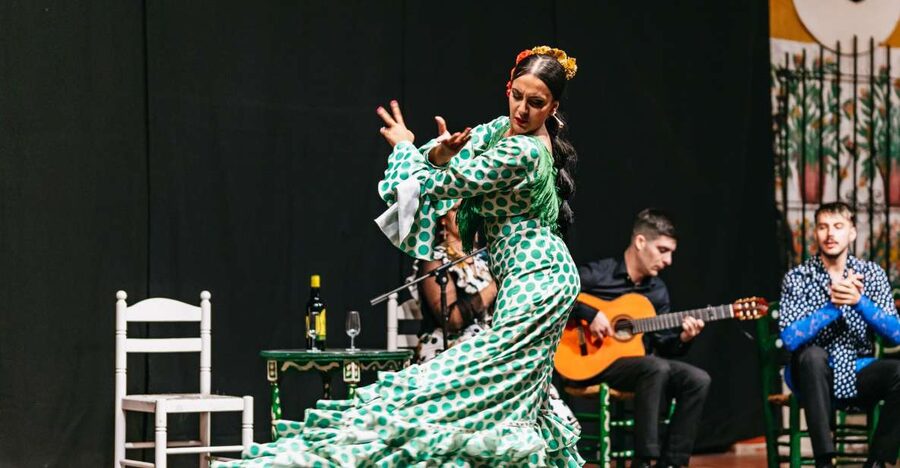 Torremolinos: Flamenco Show with Dinner and Drinks - Your Timeline: Dinner, Drinks, Then About 50 Minutes of Flamenco