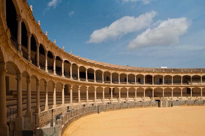 Tour in Ronda with Guided Visit and Setenil de las Bodegas - Stop 1 in Ronda: El Tajo and Puente Nuevo views