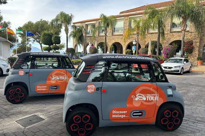 Tour Málaga by electric car: Discover the city in 2 hours - Climb toward the bourgeois neighborhood and Gibralfaro viewpoints