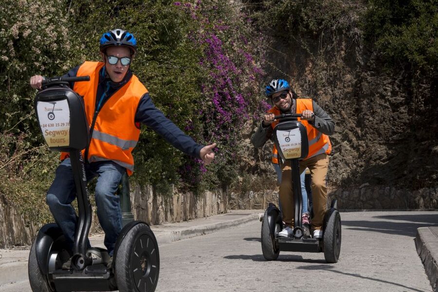 Tour to Gibralfaro - Where you ride in Málaga, from park paths to the mountain road