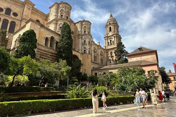 Ultimate Malaga History & Tapas - All Included Full Experience - Tapas in 2 local bars, plus wine tasting (and when the food actually starts)