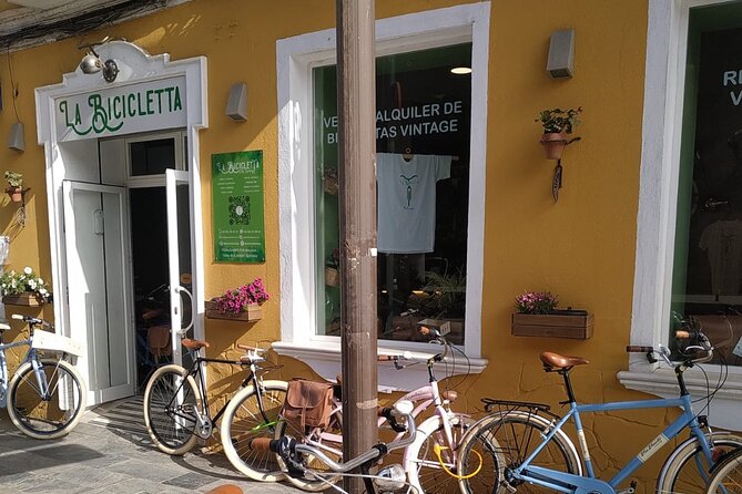 Vintage Style Bike Rental in Malaga - Timing tips for the 10:00 to 19:00 window