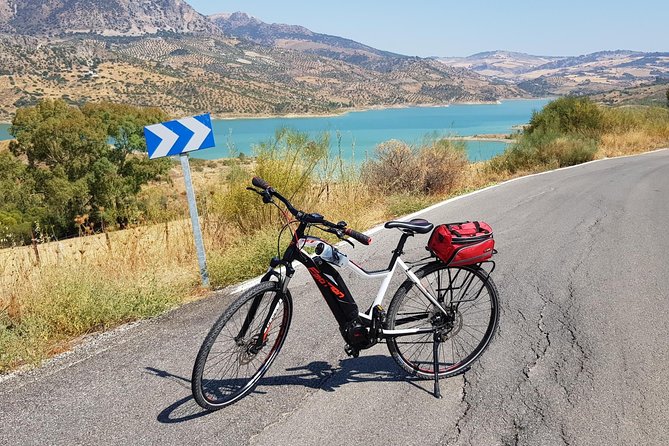 Wine, Tapas & Lake Zahara by e-bike incl Ronda pickup (full day) - The Zahara de la Sierra stop, and what to expect